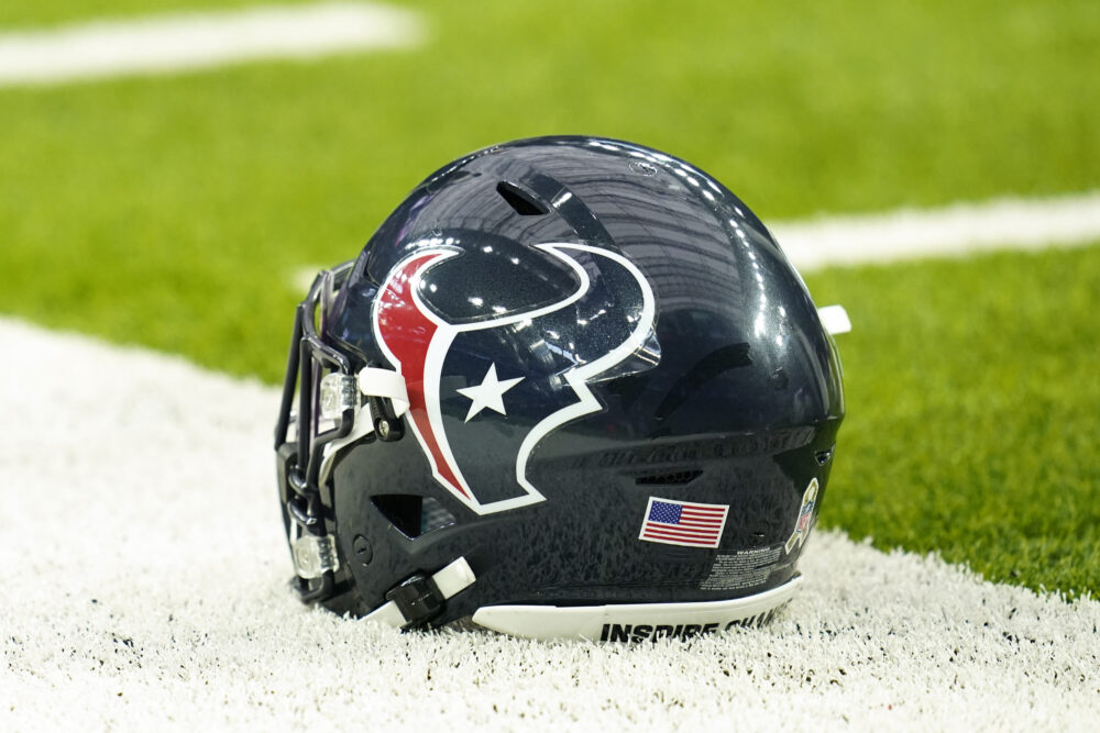 The Texans needed blocking and receiving Sunday — their injured tight ...