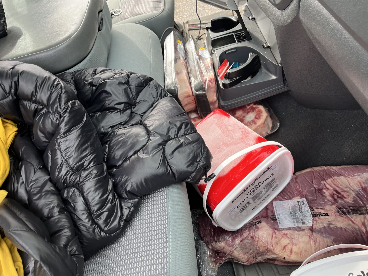 Houston-area oxtail thief strikes again: 18 packages of stolen raw meats discovered during Rosenberg traffic stop – Houston Public Media - Vimarsana News