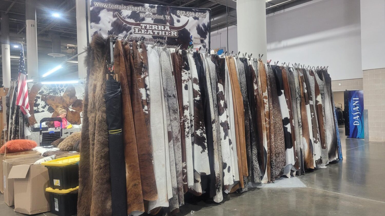 Vendors prepare for the Houston Livestock Show and Rodeo – Houston Public Media - Vimarsana News