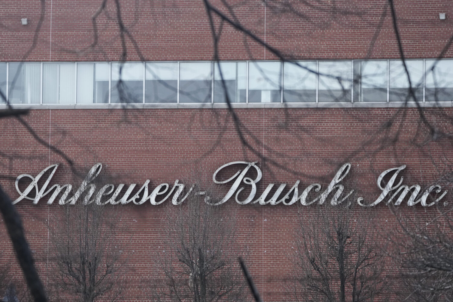 Anheuser-Busch brewery workers in Houston, elsewhere prepared to strike – Houston Public Media - Vimarsana News