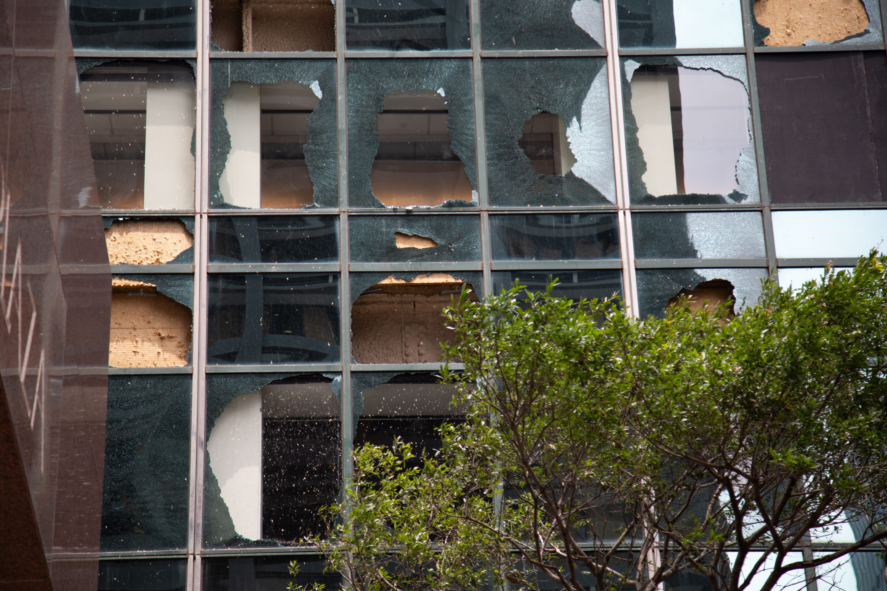 Downtown Houston skyscraper window repairs continue after deadly ...