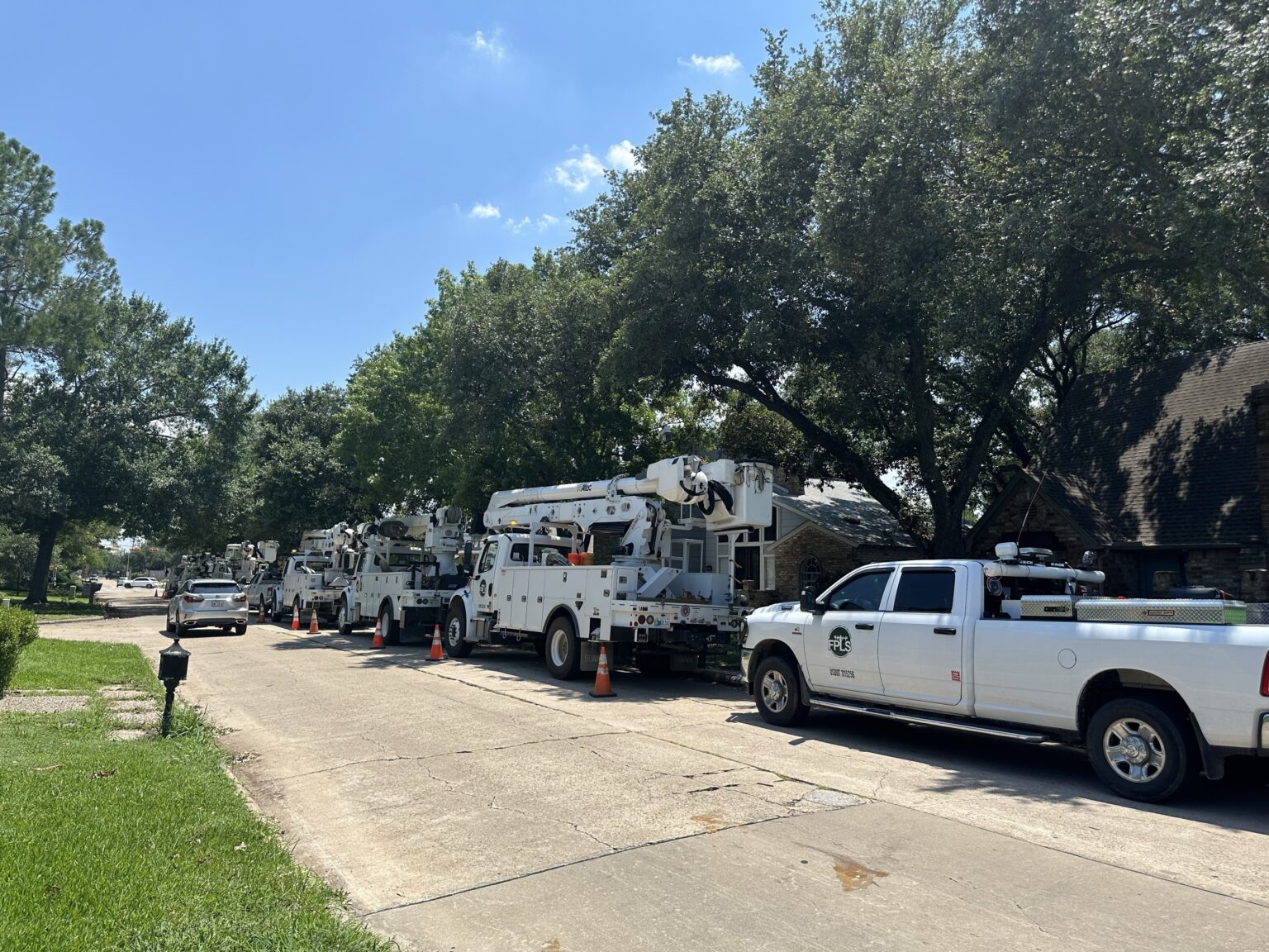 Houston power outages: 870,000 CenterPoint customers without power ...