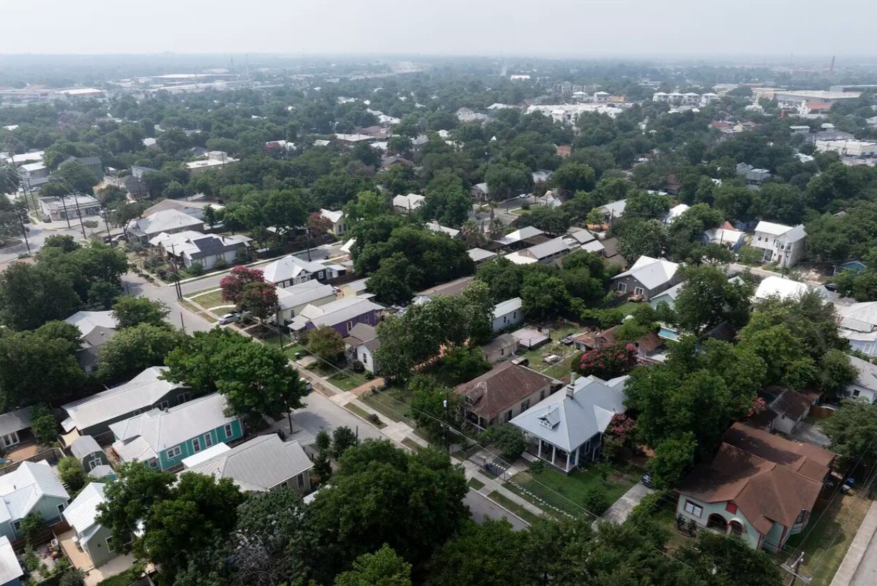 Texas needs to build hundreds of thousands of homes to lower housing costs, state comptroller says – Houston Public Media