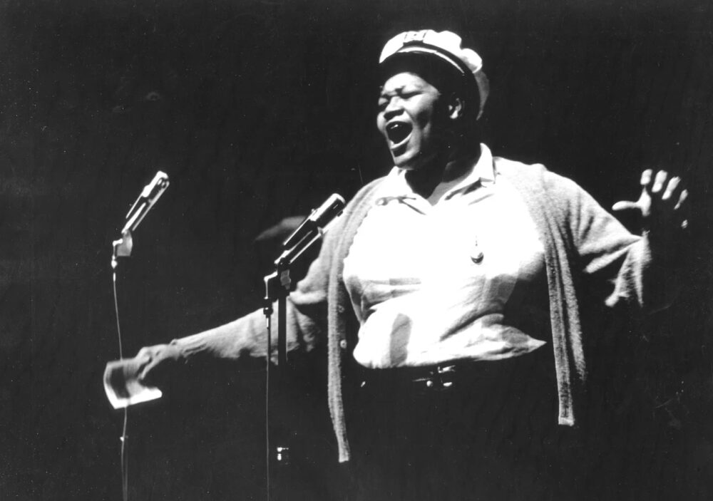 Big mama thornton was the first to make hound dog a hit now she s in