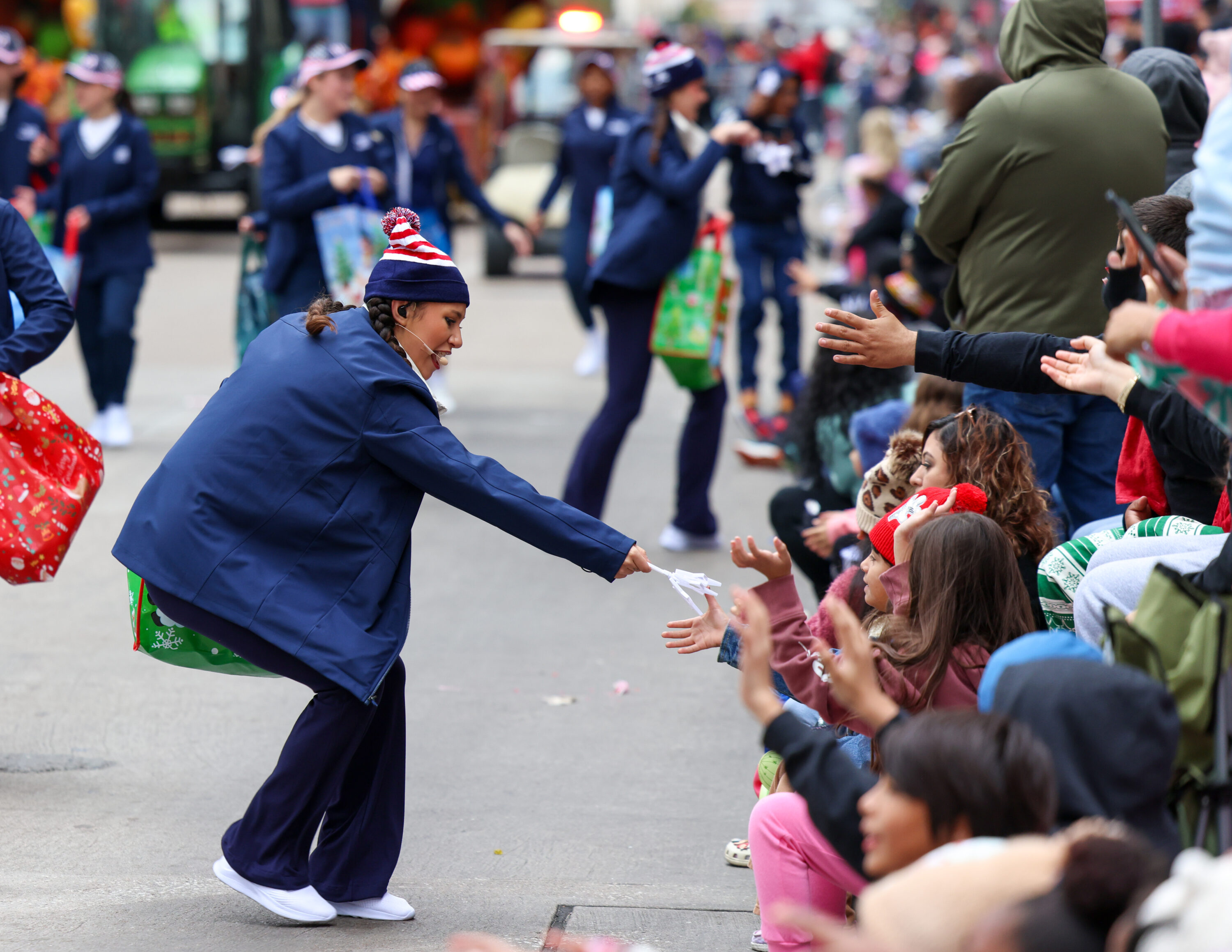 Photos Thousands gather downtown for Houston’s 2024 Thanksgiving Day