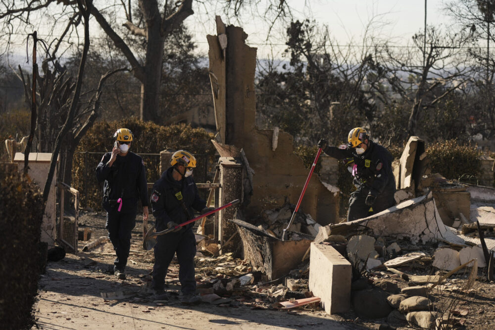 Firefighters from Houston helping to combat wildfires in California ...