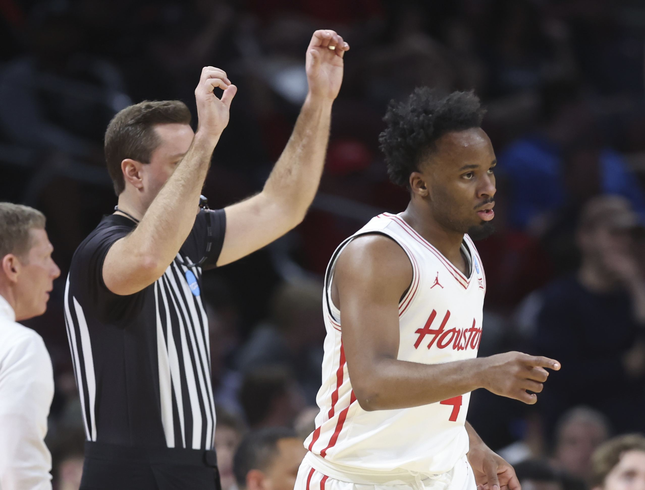 University of Houston's defense carries Cougars into 7th Final