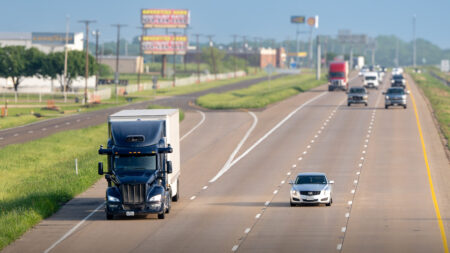 Aurora’s self-driving trucks hit the road in Texas