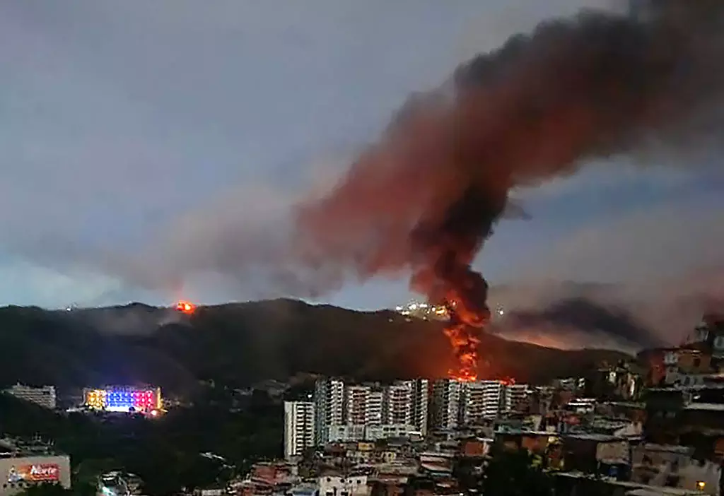 U.S. hit Venezuela with ‘large-scale strike,’ captured Nicolás Maduro, Trump says – Houston Public Media