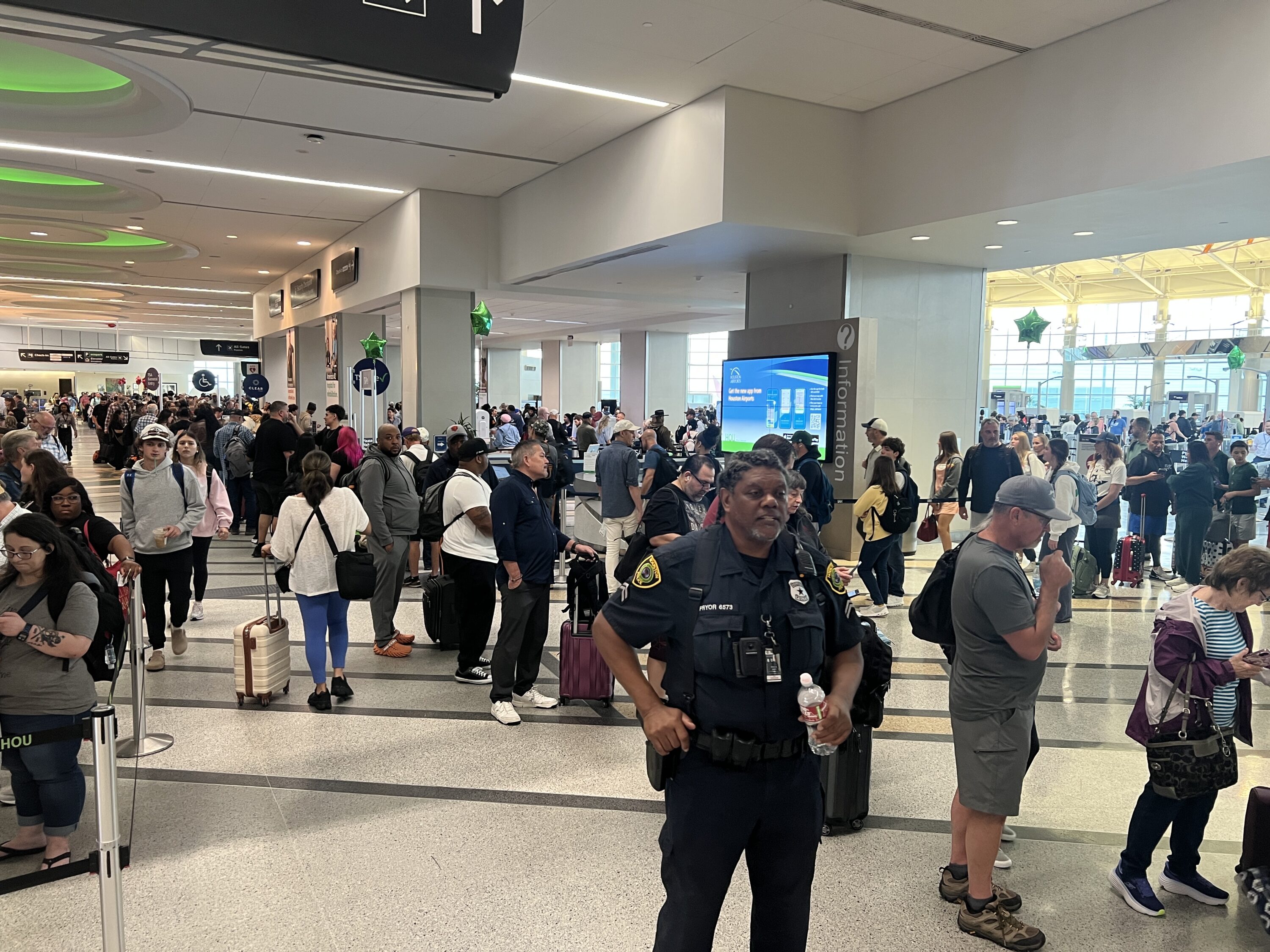 Long lines at the airport: The Good, Bad, and Ugly of the week episode artwork