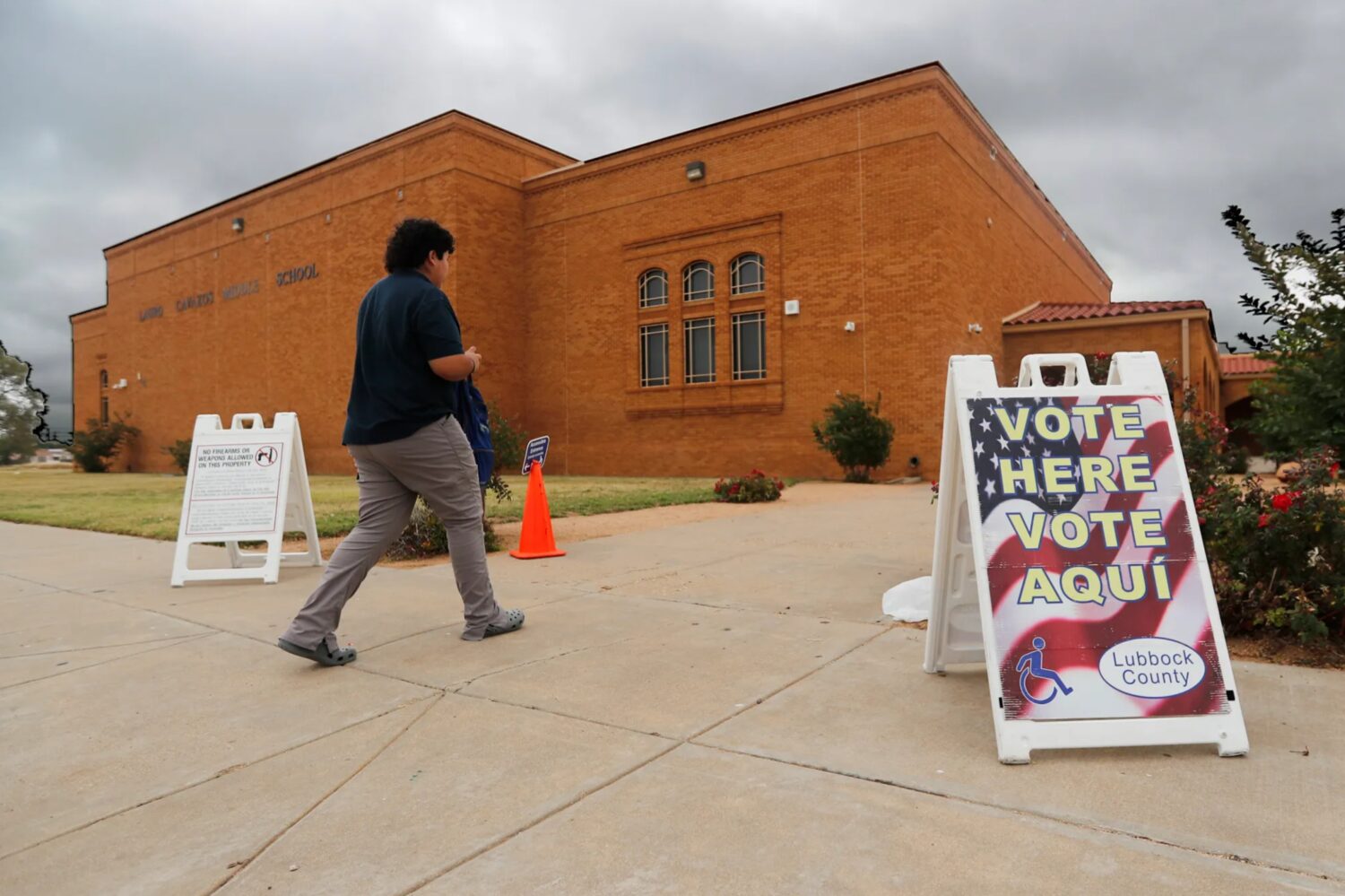 Feds subpoena Texas counties for voters’ records | Houston Public Media