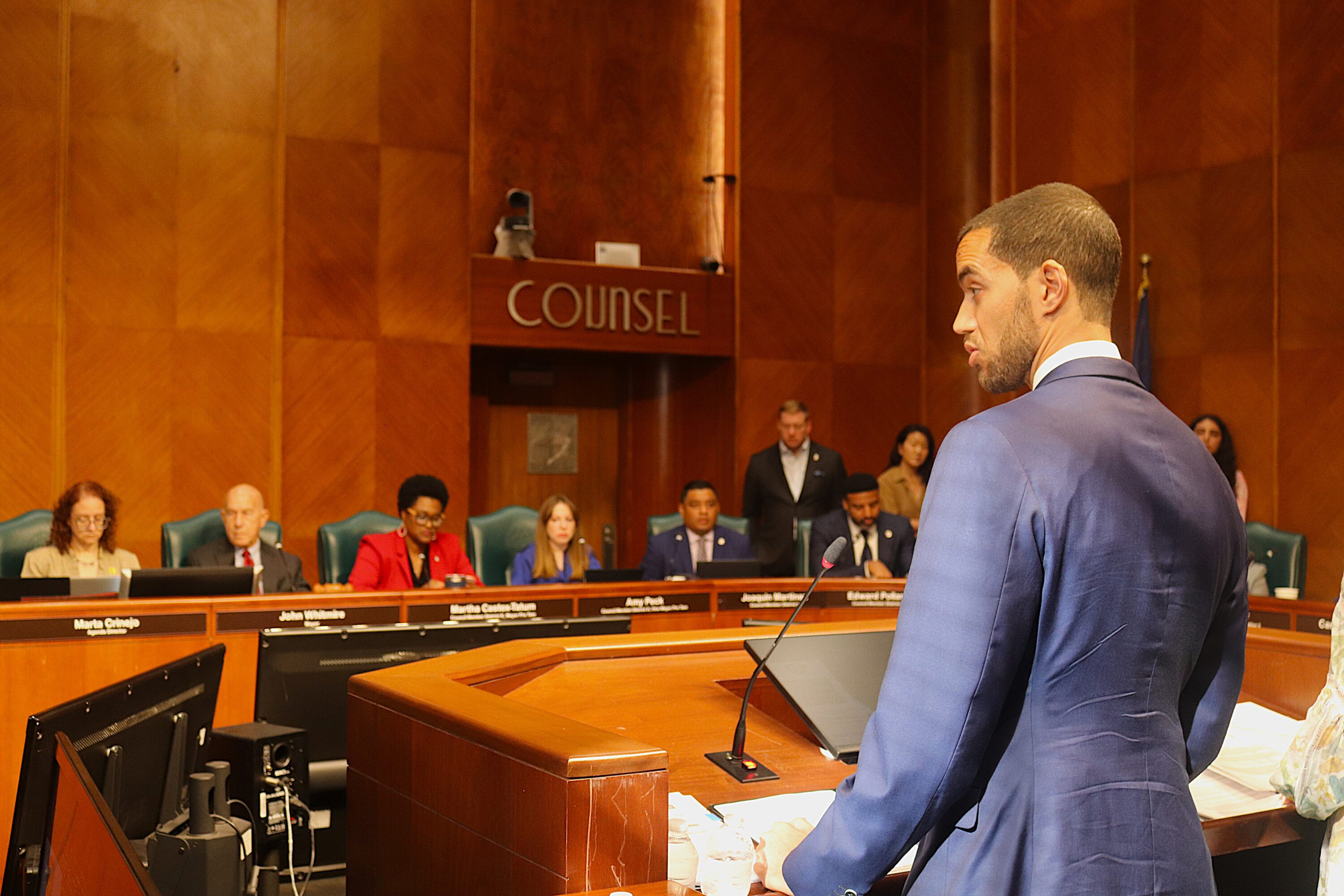 Help with paying garbage-related fee among proposed amendments to Houston mayor’s budget plan