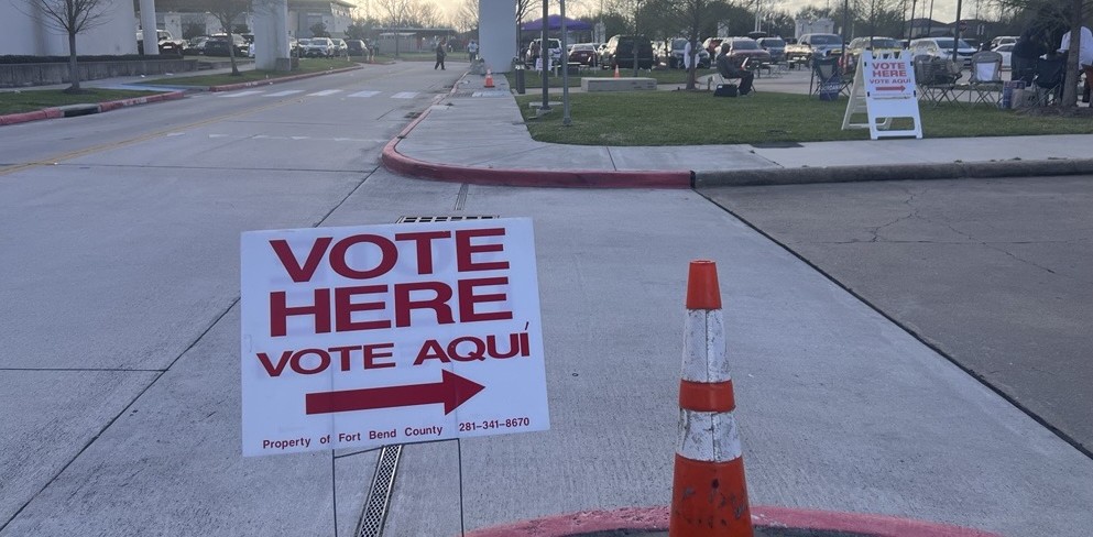 Fort Bend County investigating cause of voting system problem during primary runoff election