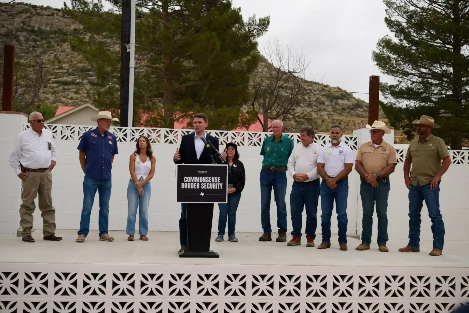 James Talarico slams ‘corrupt' Big Bend border wall on campaign trail