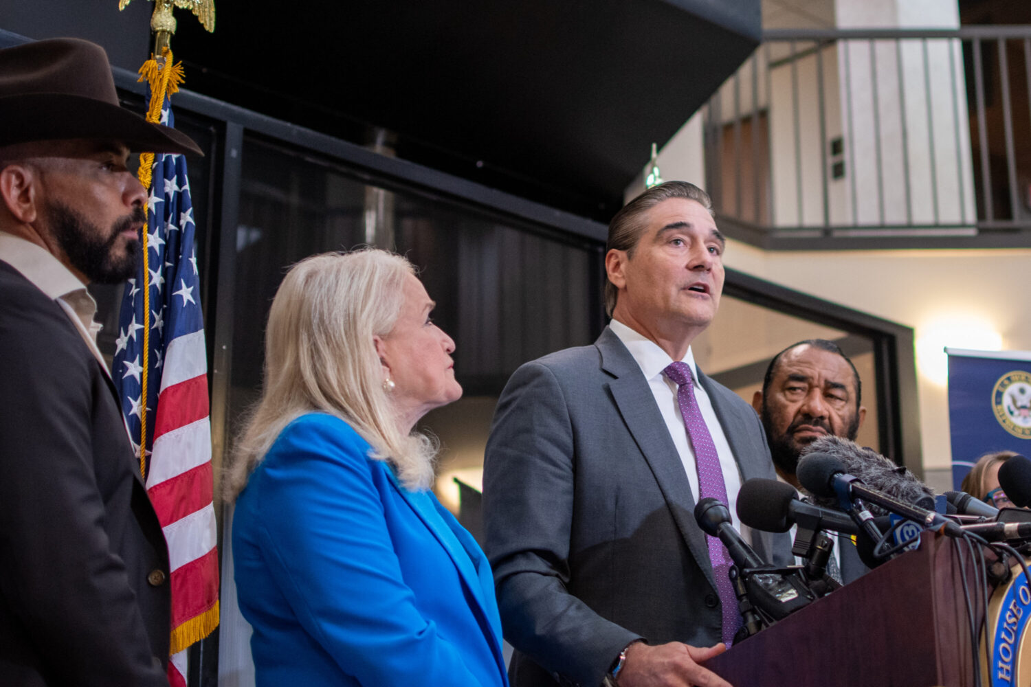 Detained men who witnessed fatal ICE shooting seek special visas to prevent deportation, attorneys say