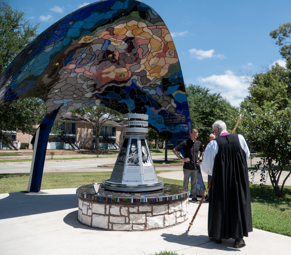 Bishop C. Andrew Doyle, IX Bishop of the Episcopal Diocese of Texas, blessing the EarthRise monument. (Photo Credit: Daniel Villarreal/Episcopal Diocese of Texas)