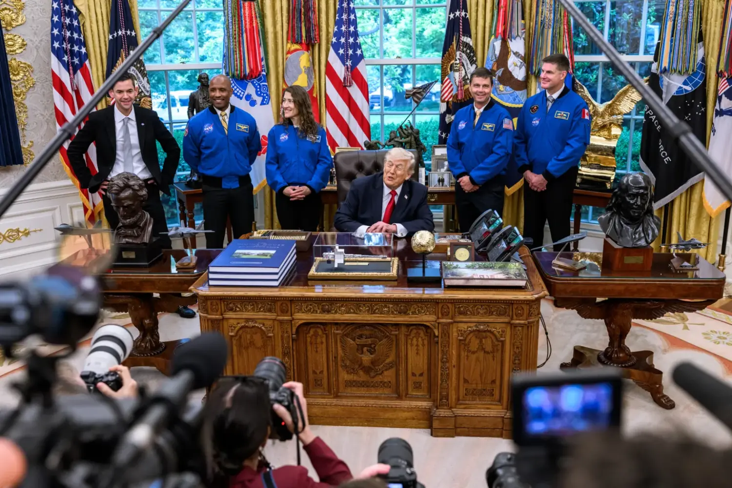 Artemis II Crew to Receive Congressional Space Medal of Honor from Trump