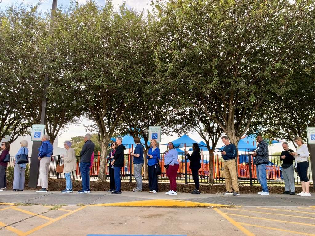 Harris County crushes midterm first-day early voter turnout record